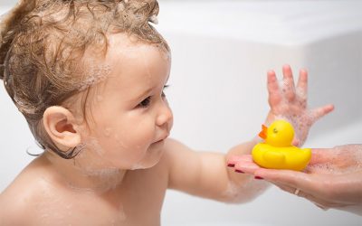 Como higienizar brinquedos de bebê?